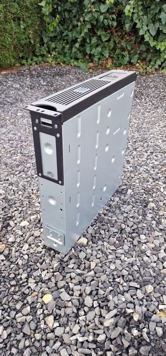 Smart UPS 1500 APC SUA1500RMI2U z kartą sieciową.