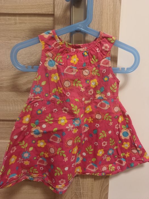 Niemowlęca różowa sukienka w kwiatki 74cm 9 miesięcy