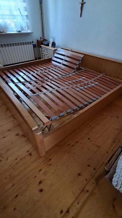 Łóżko podwójne wraz ze stelażem