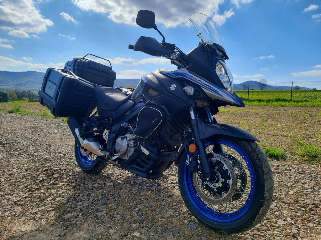 Suzuki DL 650 V-Strom XT  ,tylko 4tys.km,  1 właściciel, jak nowy