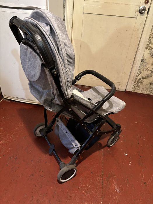 Прогулянкова коляска