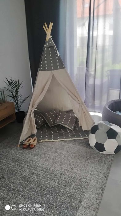 namiot TIPI z materacem i poduszkami