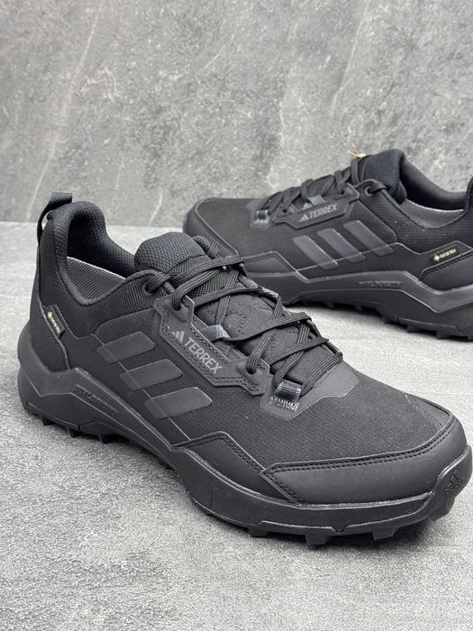 Чорні трекінгові термо кросівки Adidas Terrex AX4 Gore tex HP7395