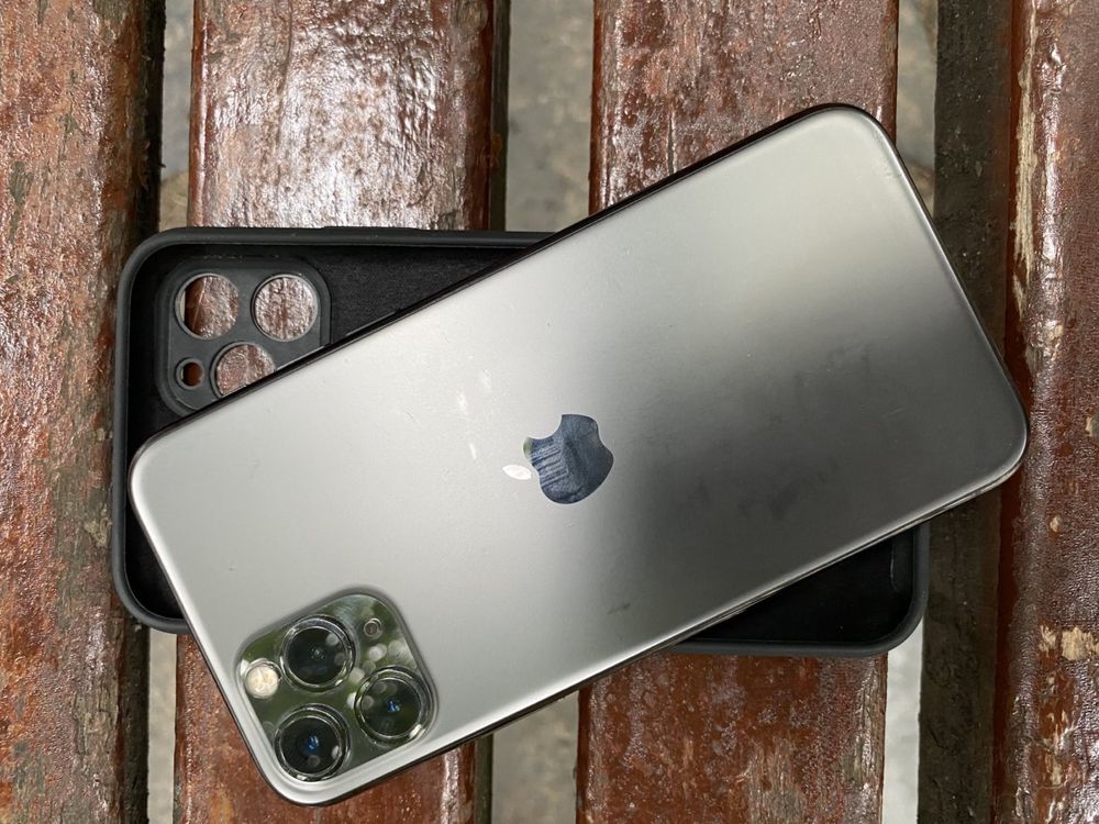 Продаю iPhon 11 Pro 256