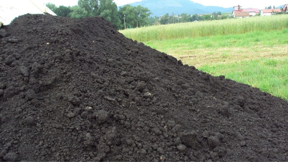 Ziemia czarnoziem ogrodowa przesiewana humus pod trawę