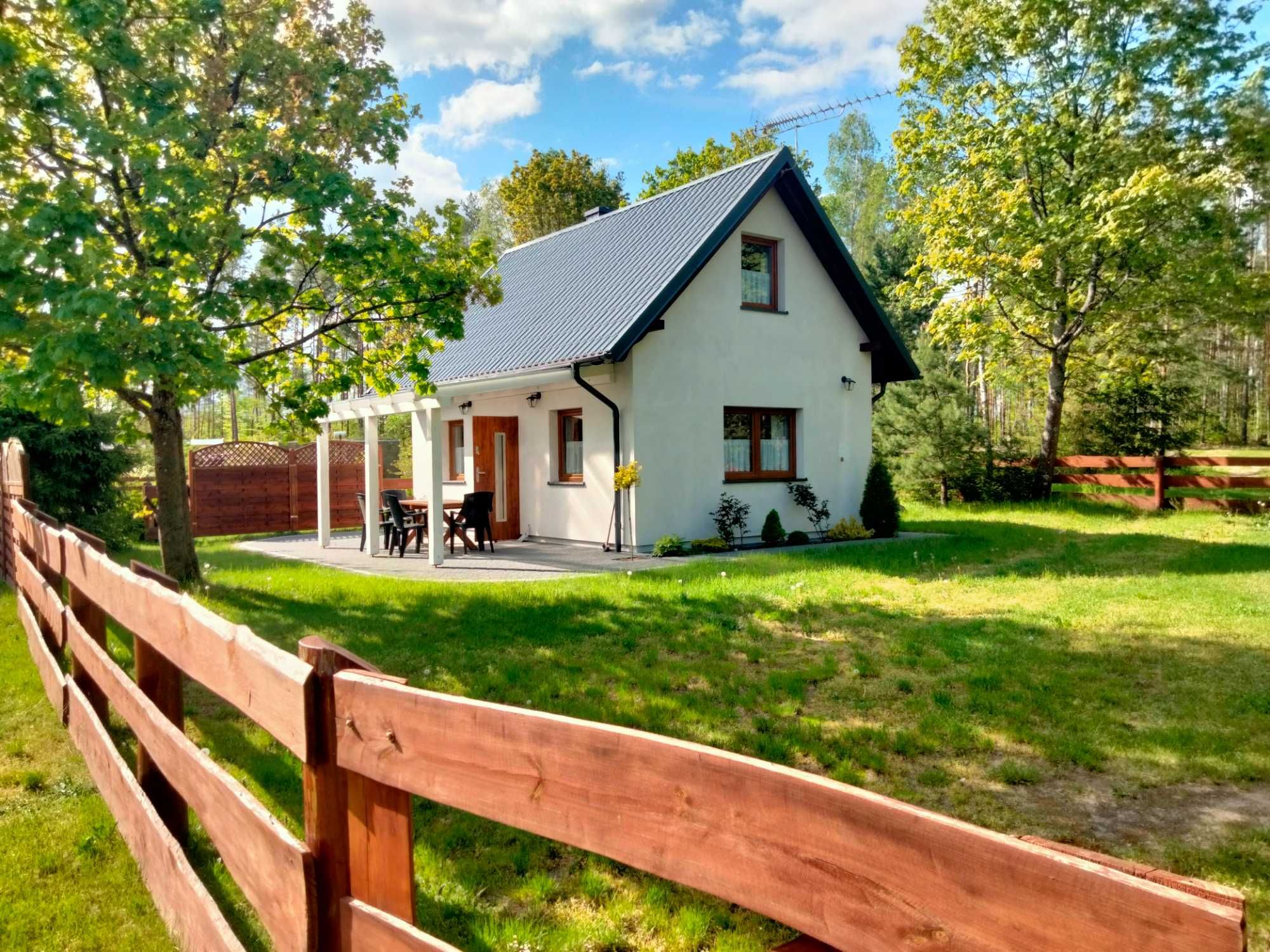 Kaszuby domek na Kaszubach w lesie nad jeziorem Wdzydze BoryTucholskie