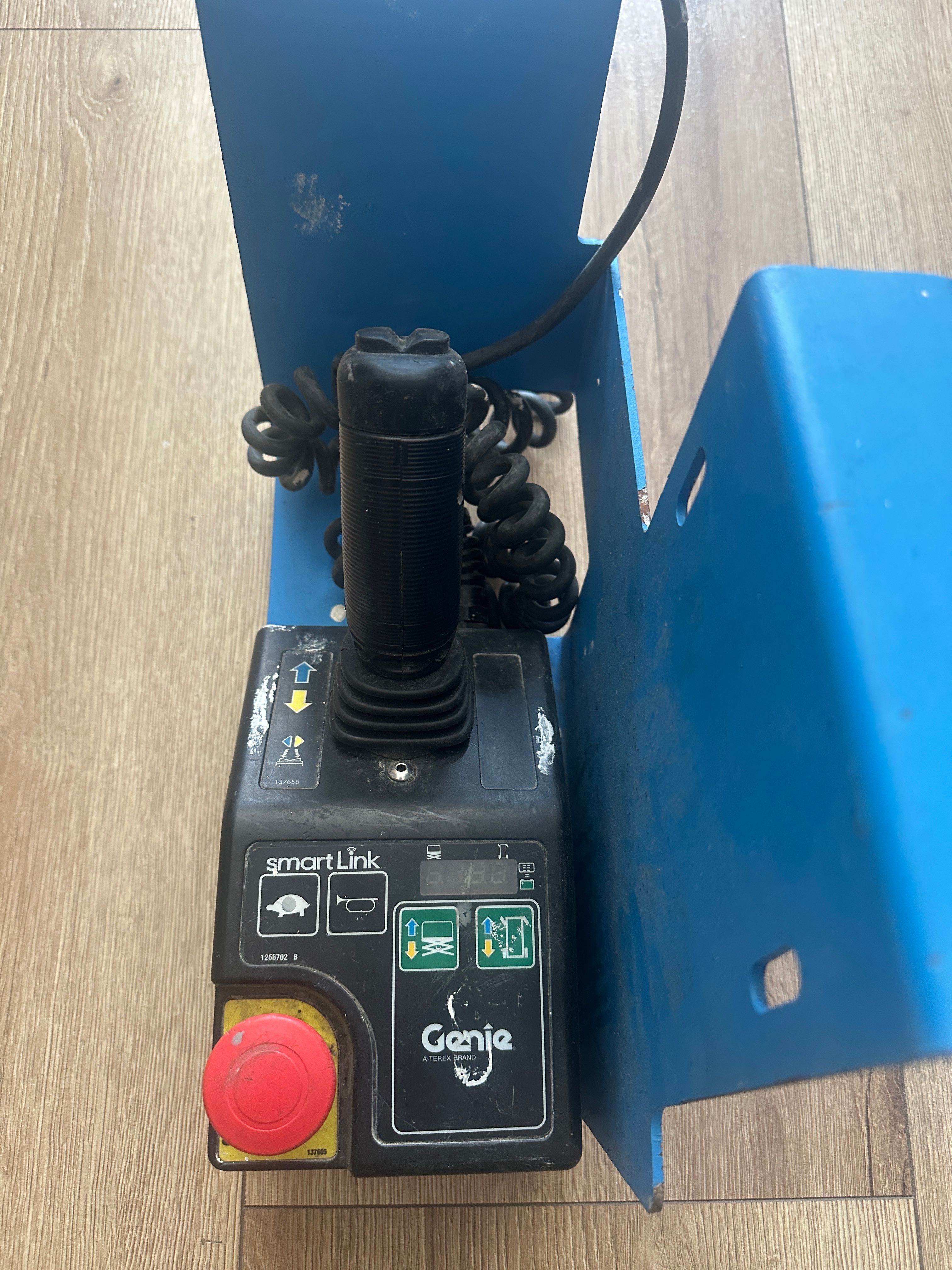 Pilot / joystick do podnośnika nożycowego Genie