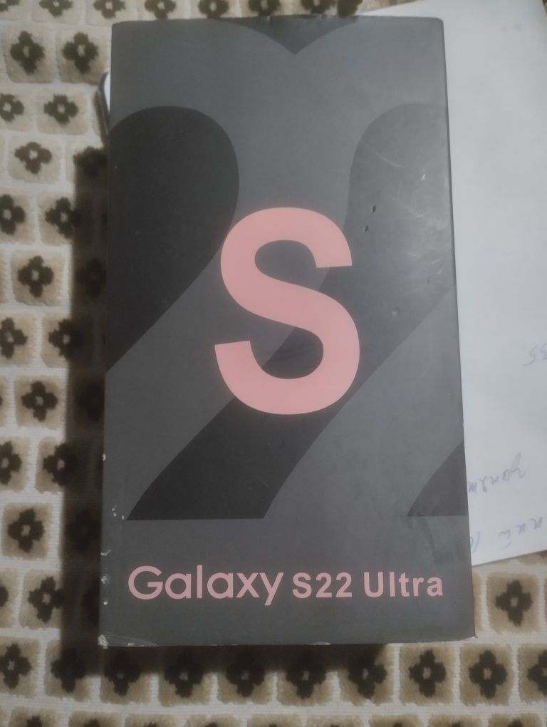 Телефон Galaxy s22 Ultra