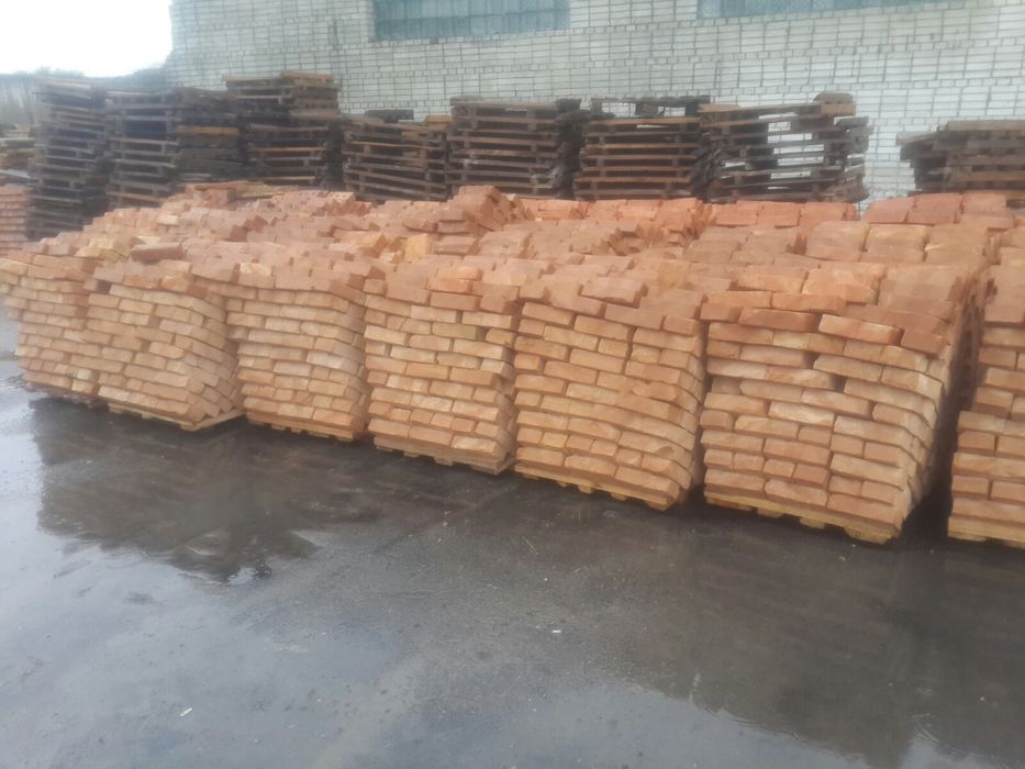 Цегла будівельна