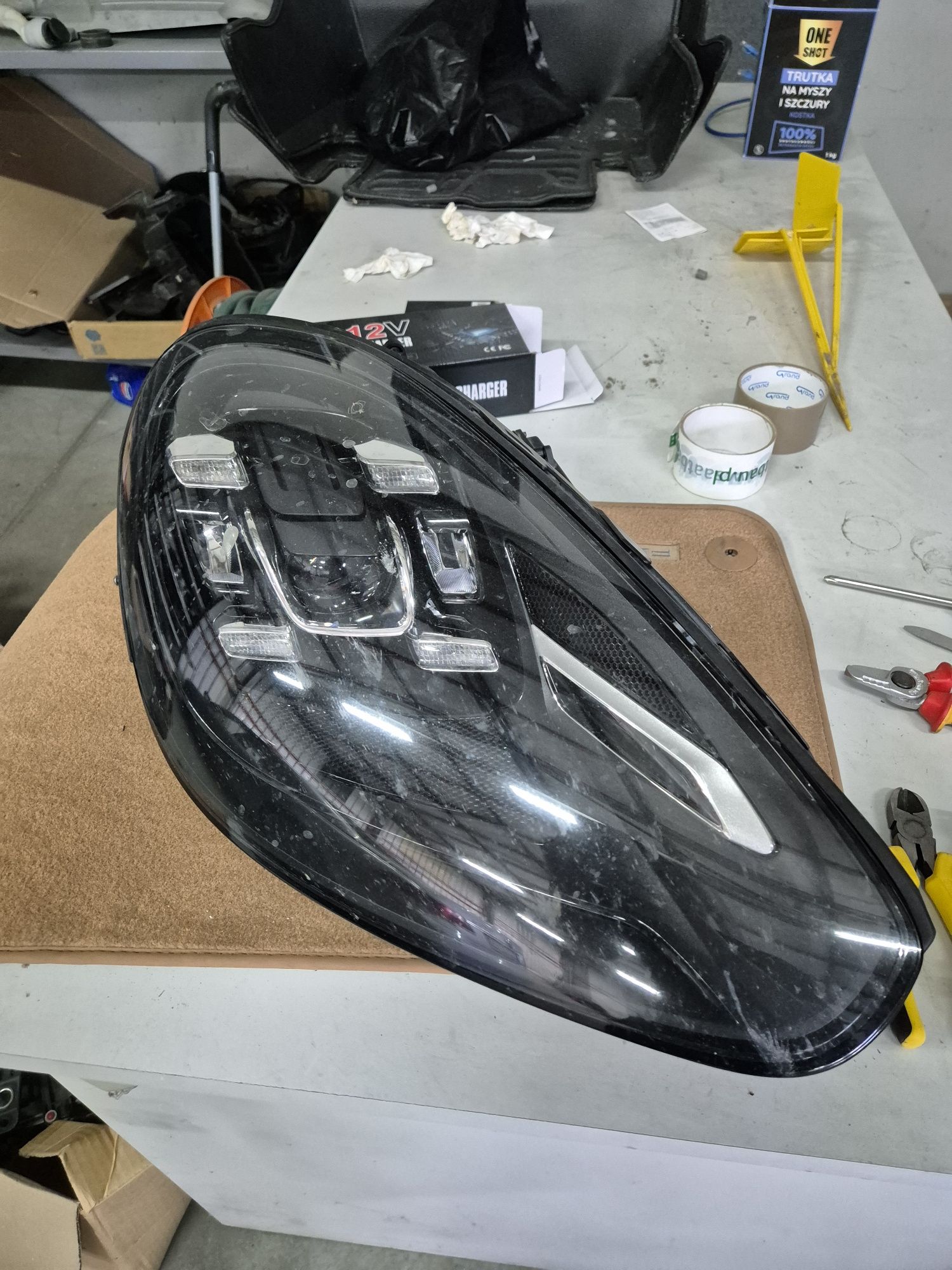 Prawa lampa Porsche Cayenne