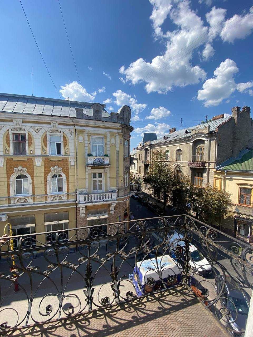Продаж 2-кім на стометрівці. Австрійський Люкс + горище.