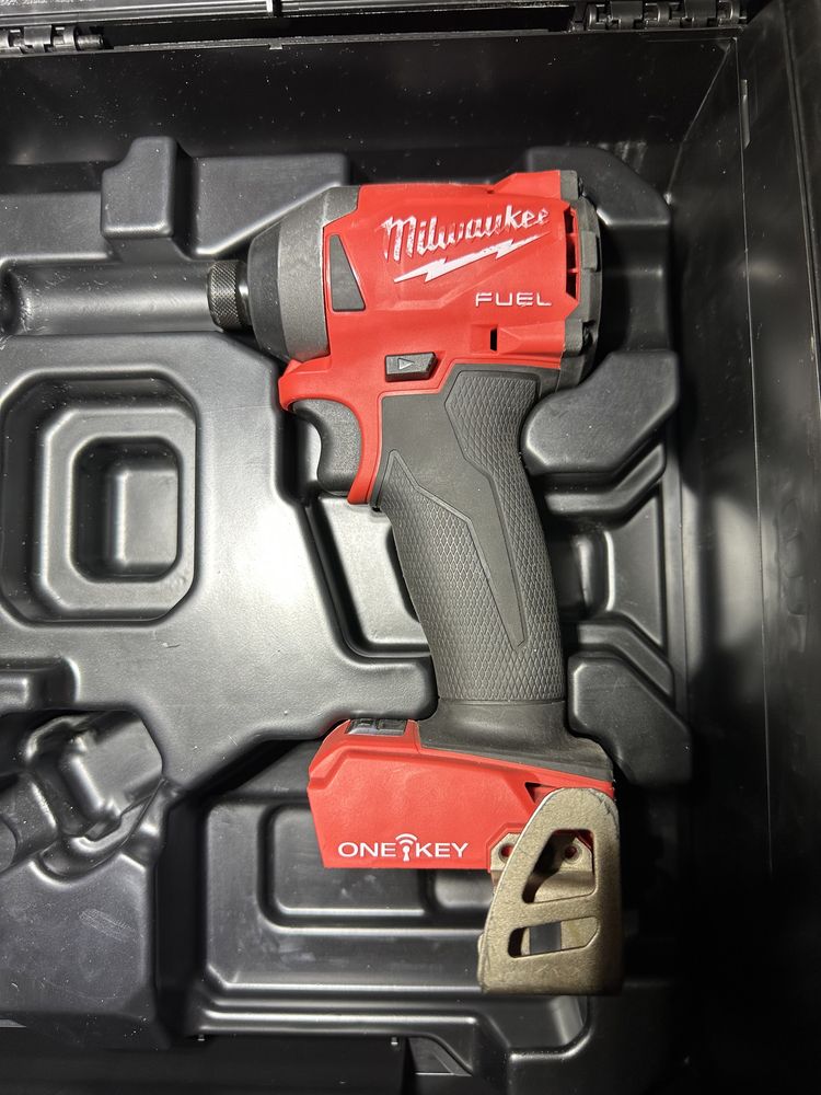 Гвинтоверт импакт MILWAUKEE M18 ONEID2 + кейс Аккумуляторный винтоверт