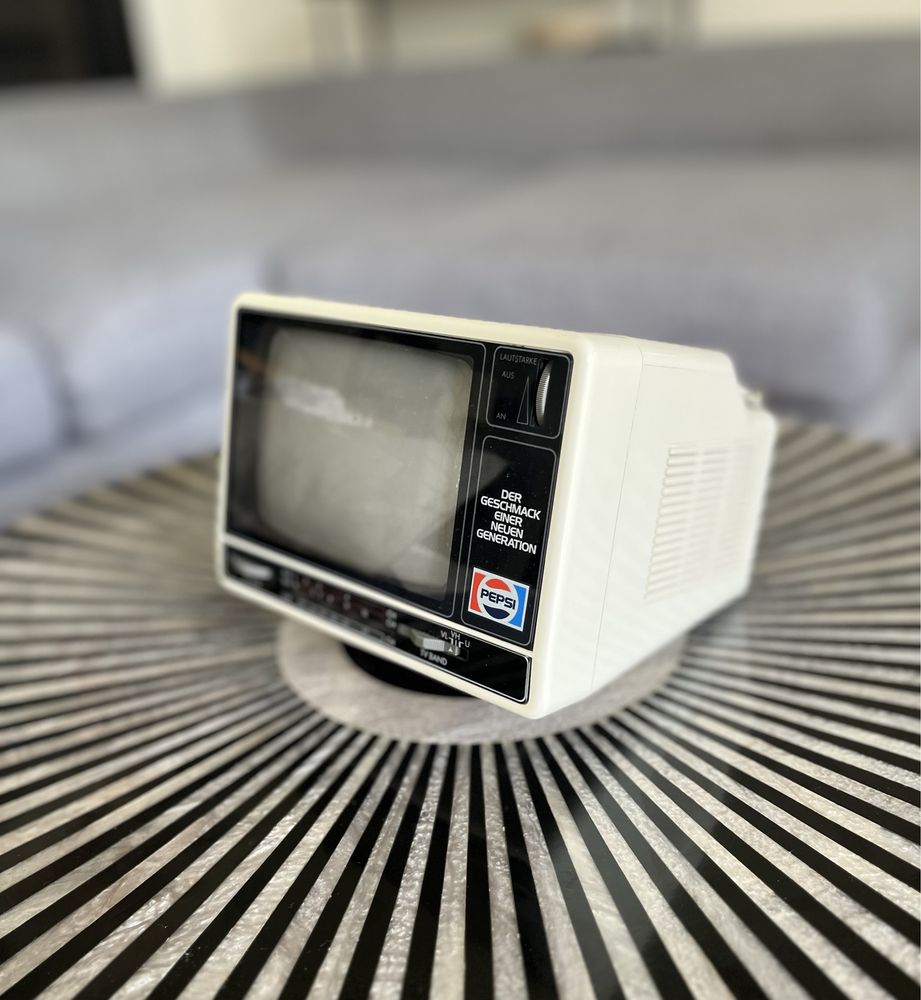 Mini telewizor z lat 80/90 z logo Pepsi jak nowy