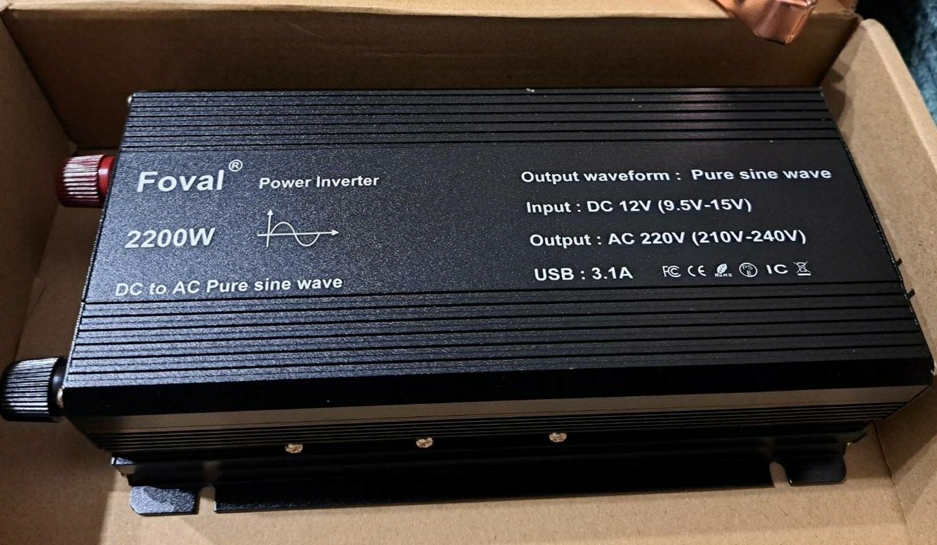 Інвертор 12V-220 "FOVAL 2200W", перетворювач  синусоїда