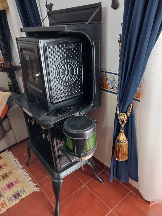 Fogão antigo de coleção  do ano de 1910 a petróleo