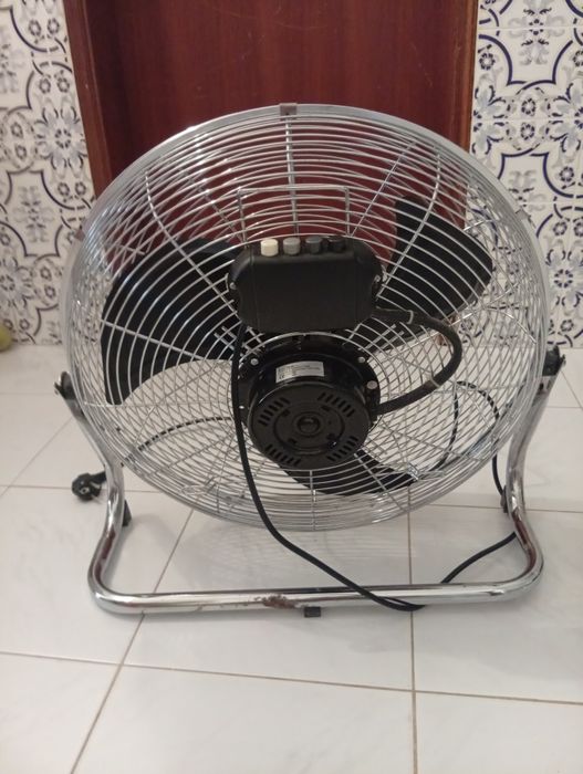 Ventoinha muito boa e como nova