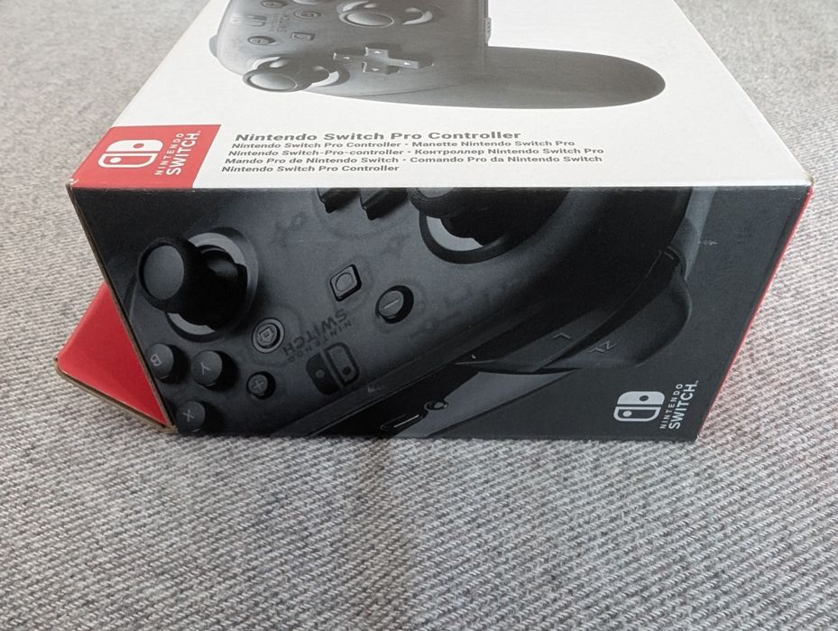 Nintendo Switch Pro Controller