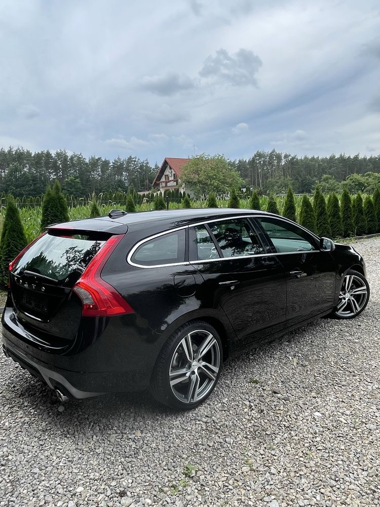 Volvo V60 R-Design  D2 2.0 2016 r.polecam !