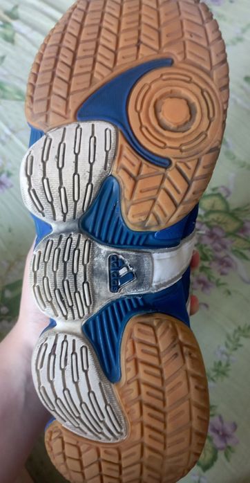 Кросівки Adidas для гандболу