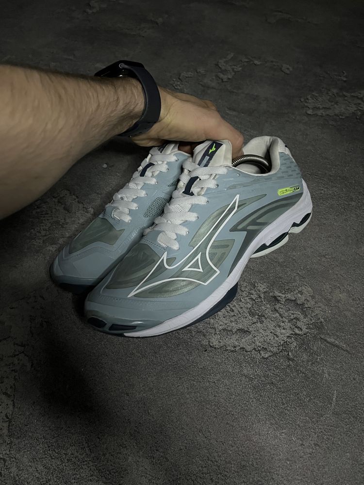 Кросівки MIZUNO WAVE LIGHTNING 27 45 29.5 кроссовки мізуно волейбол