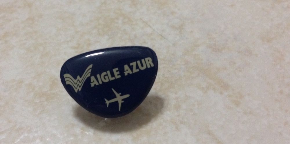 Vendo Pin's Novos