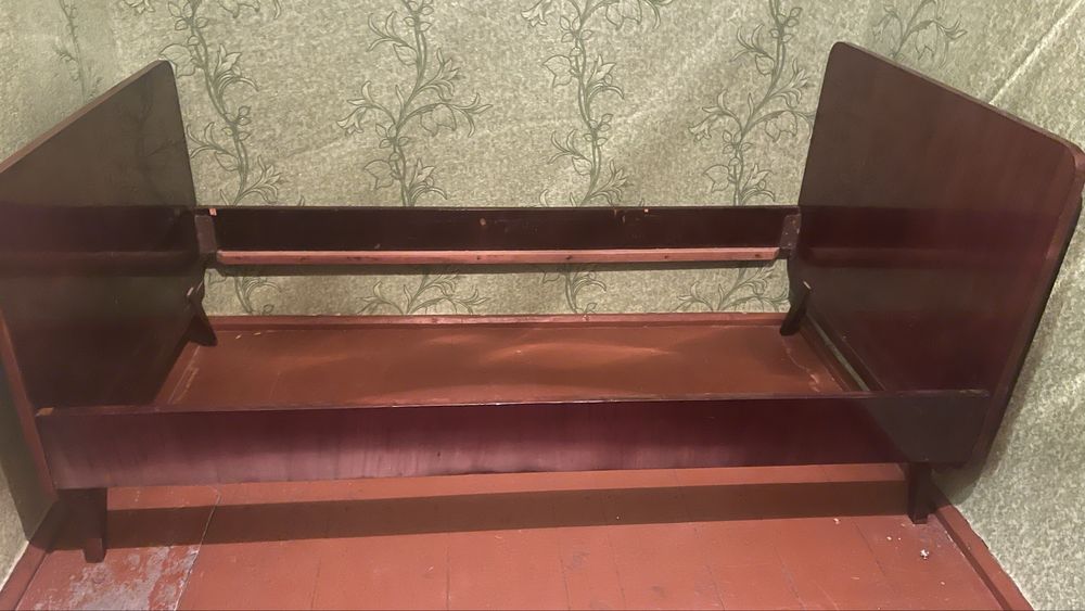 Ліжко 1,5 для дому, безкоштовно