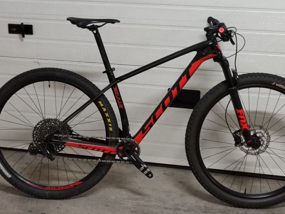 799€Scott scale 925 carbono
Suspensão Fox com bloqueio.
Transmissão gx