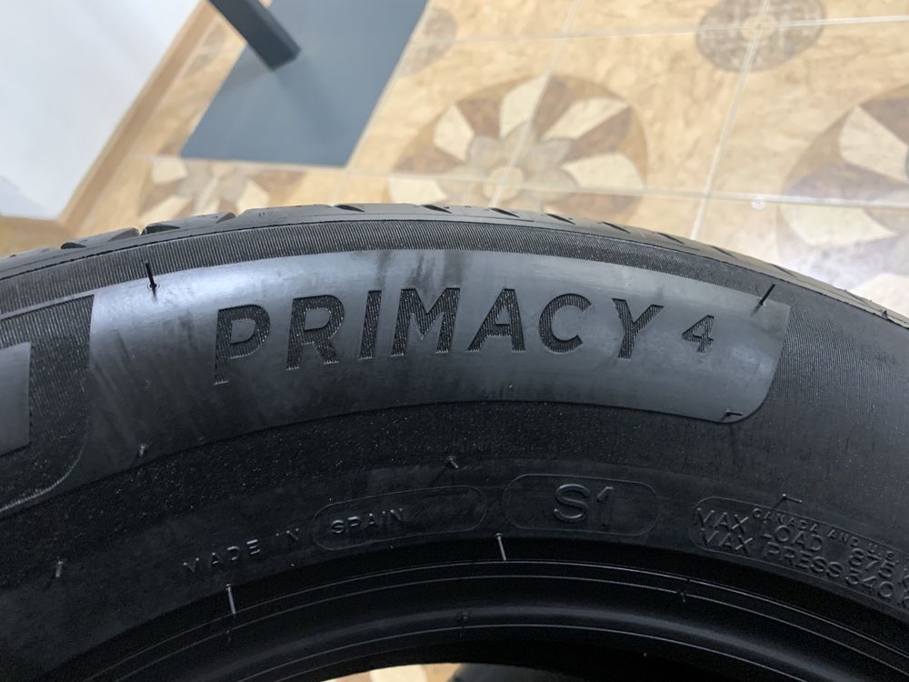 Комплект літніх шин 215/65/17 103V Michelin Primacy 4