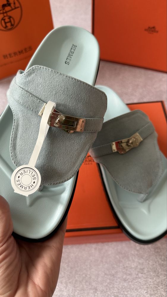 Шльопанці жіночі шкіряні Hermes