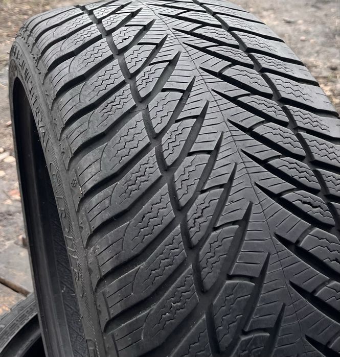 Зимові шини пара 245/40 r18 Goodyear