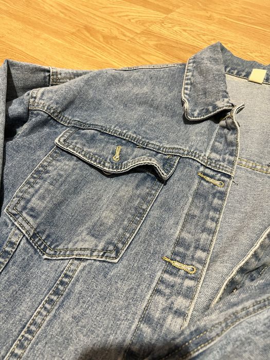 Продам жіночий джинсовий жакет