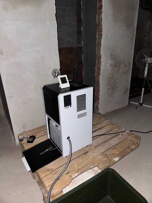 Промисловий Осушувач повітря 60 та 90л оренда