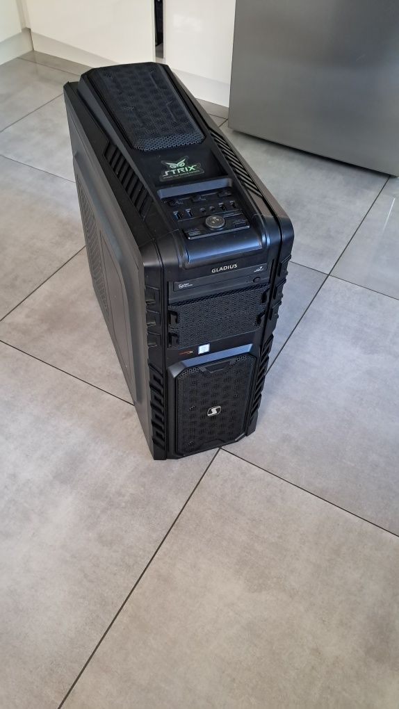Silentium Pc Gladius X60 Pure Black USB 3.2 Gamingowa duża solidna