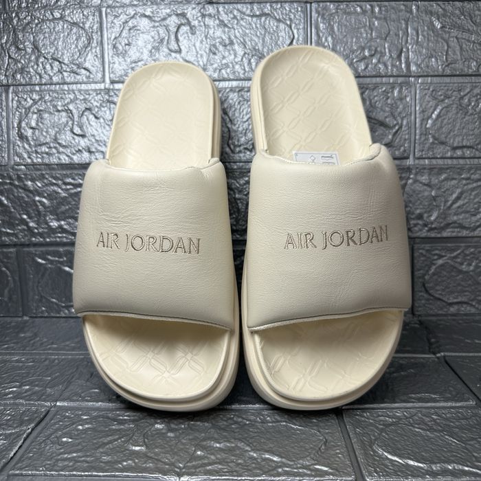 Чоловічі слайдери Air Jordan Sophia Slide FZ7012-200 тапки, шльопанци
