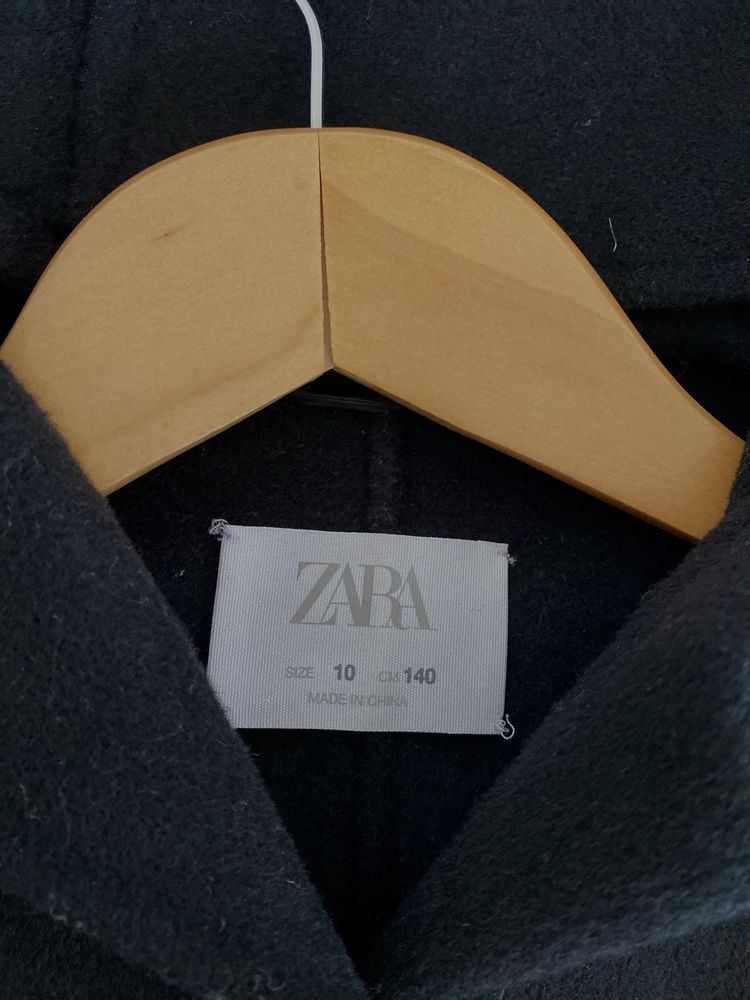 Кашемірове пальто на дівчинку фірми ZARA