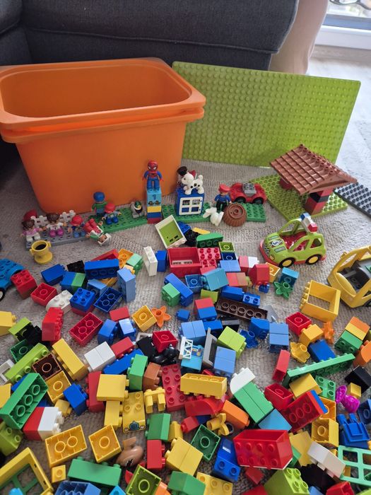Duplo zestaw klocków, płyty konstrukcyjne, autobus, autka,ludziki