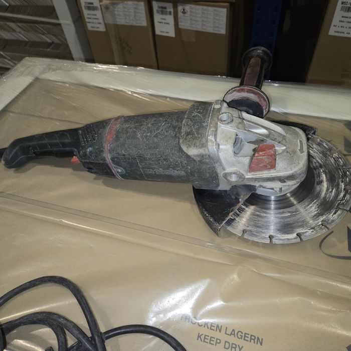 Szlifierka kątowa metabo