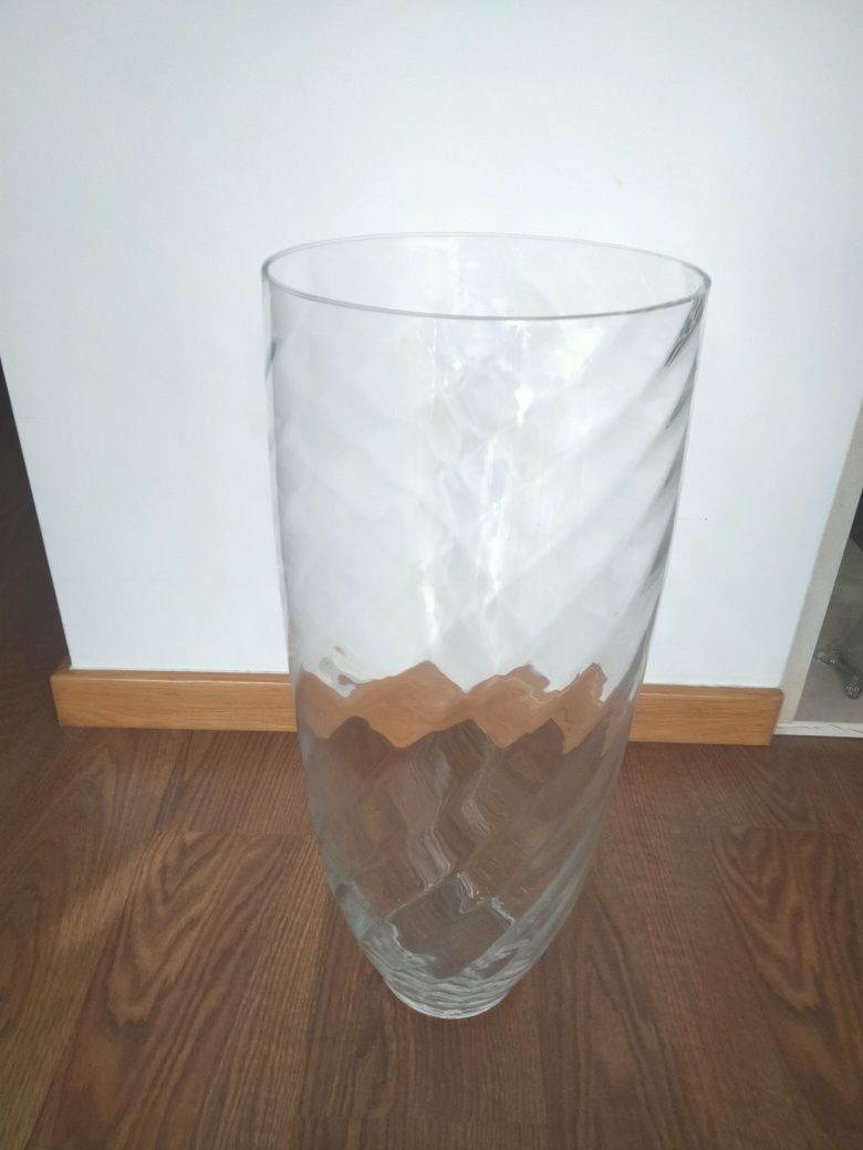 Duas jarras de vidro