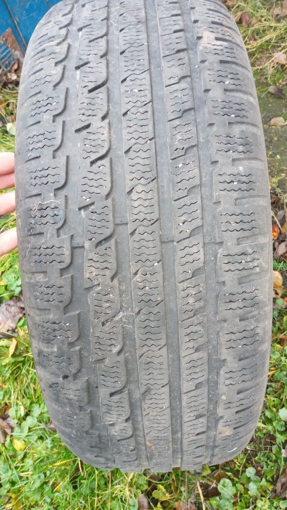 Шина KUMHO izen kw27 215/55 R17