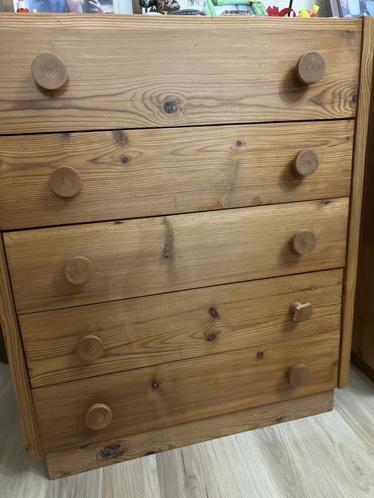 2 moveis com gavetas de pinho mel