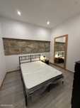 773582 - Quarto com cama de casal em...