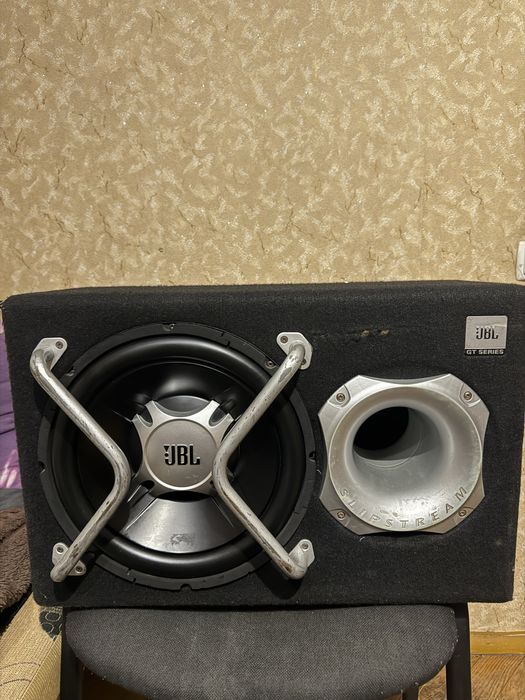 Продам самбуфер JBL