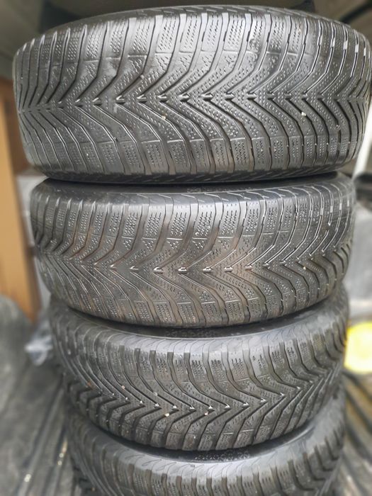 Продам зимнюю резину 205.60.16 с дисками 5х114,3 Toyota Corolla е150
