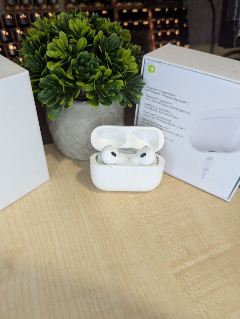 AirPods Pro 2 — бездротові навушники з шумоподавленням