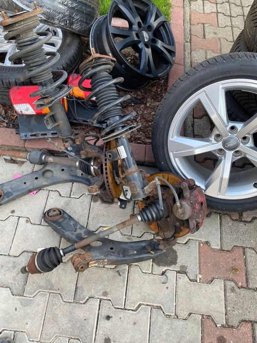 Hyundai i30 II CEED zwrotnica prawa  noga  mcperson wahacz kompletna