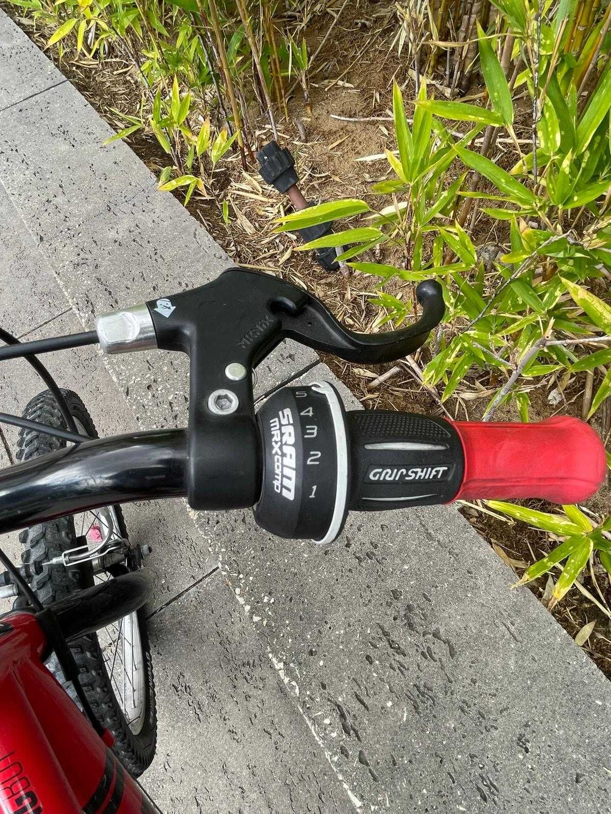 Bicicleta B´Twin racing boy roda 20"