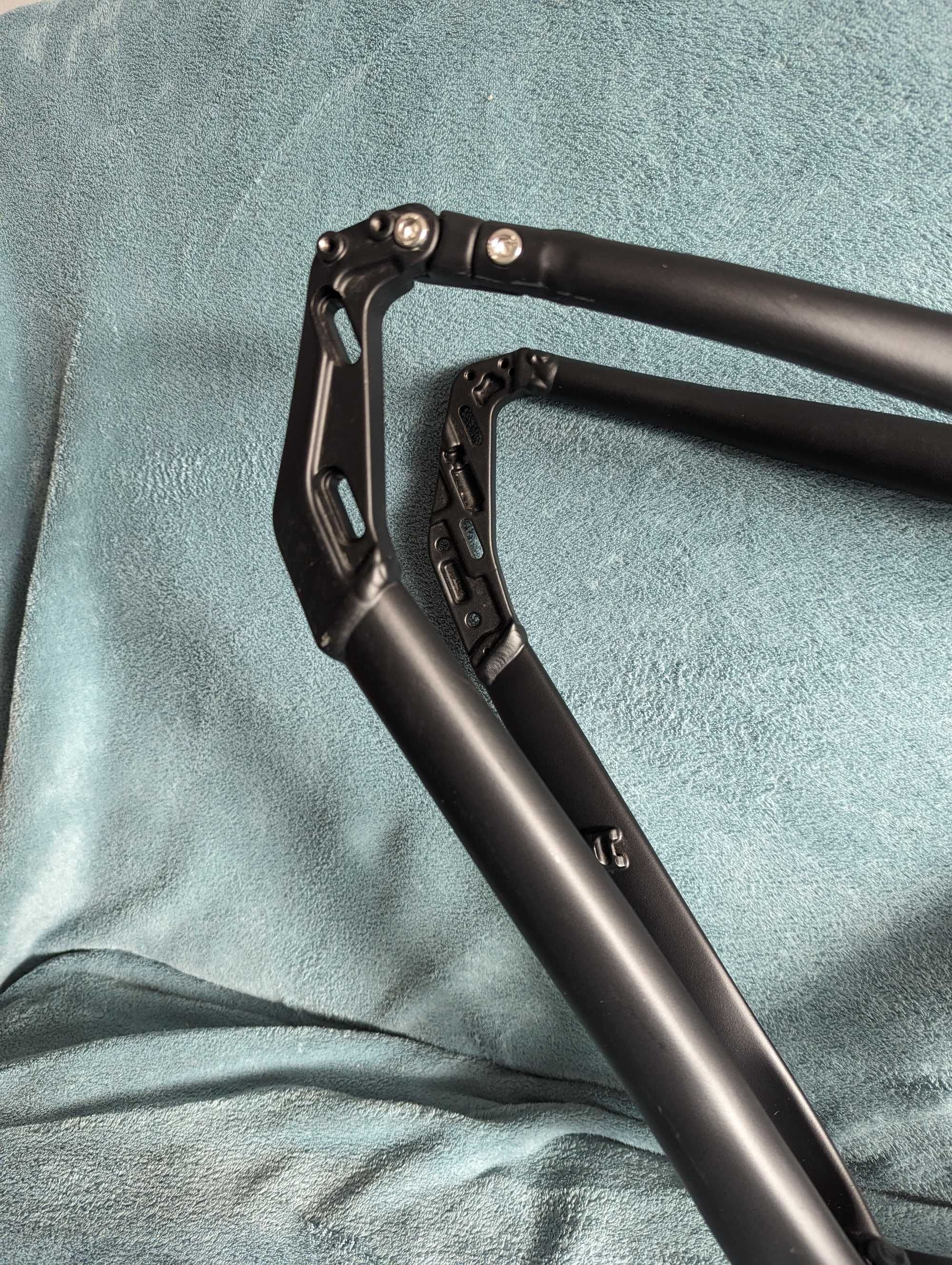 Rama POISON Pasek E-BIKE Pinion NOWA R21