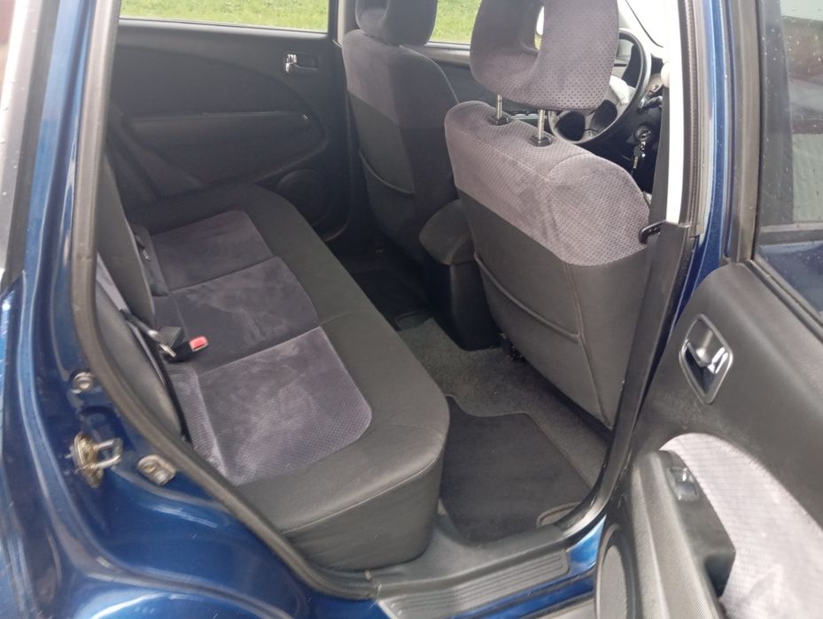 Продам хороше авто Mitsubishi Outllander 2004 року