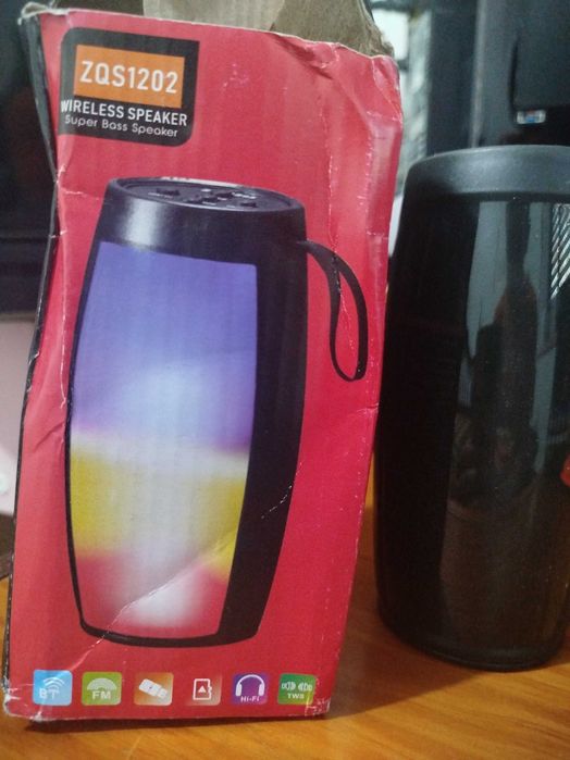 Coluna Bluetooth portátil com entrada micro sd, USB, led, aceito troca