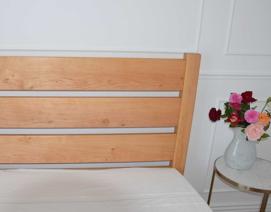 Łóżko drewniane dwuosobowe.  łóżko do sypialni podwójne Aries